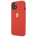 Scuderia ferrari na trati iPhone 13 mini silikónové puzdro - červená