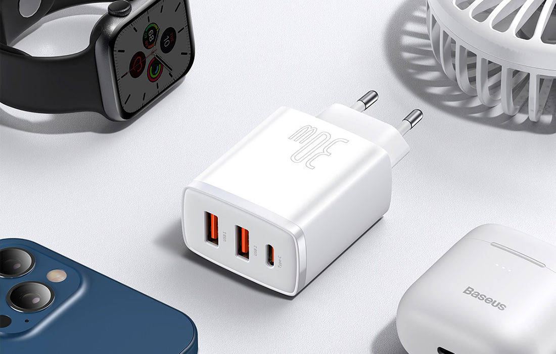 Baseus Compact Quick Charger 30W - USB-C PD, 2xUSB - White